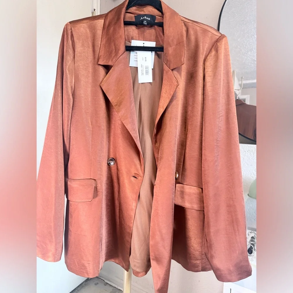 NWT - Aakaa Shimmering Bronze Blazer - Size M